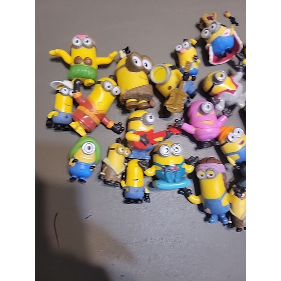 Despicable Me Minions Lot Mini Figures  Cake Toppers - Picture 2 of 7